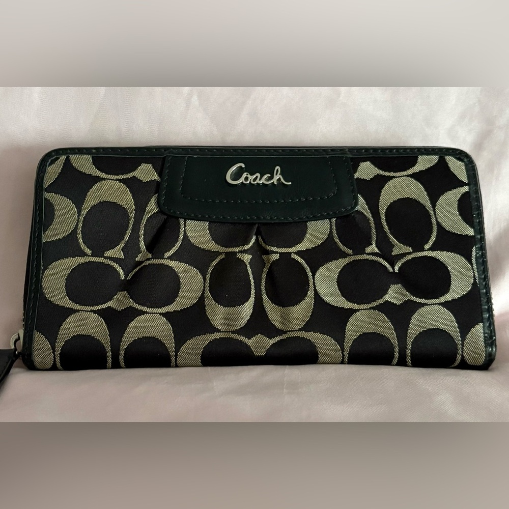 Vintage Coach Ashley Black Signature C Zip Wallet with Black Leather Trim